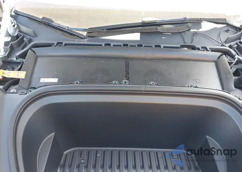 2025 Tesla Model Y Performance Dual Motor All-Wheel Drive z USA, uszkodzony, nr VIN 7SAYGDEF2SF298271